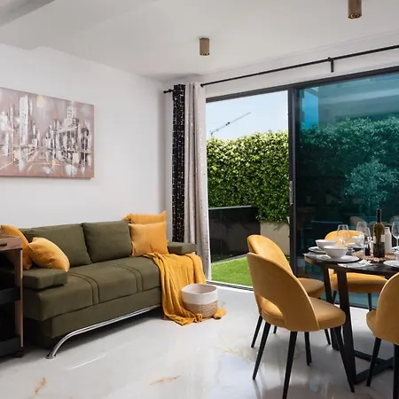 Larimar **** Apartament *